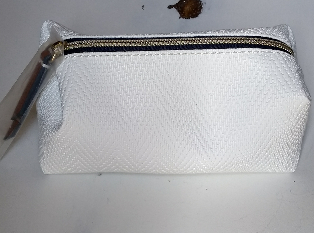NWOT Mini Versatile Pouch - Picture 2 of 16